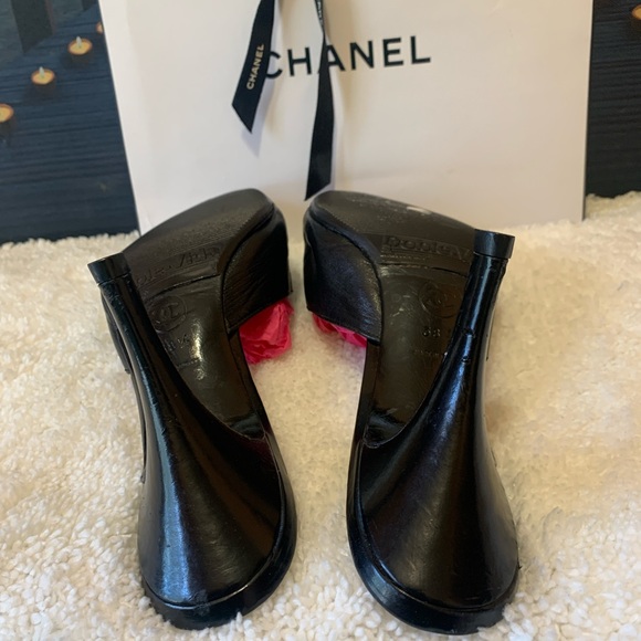 Authentic Chanel cap toe mules - Picture 5 of 7